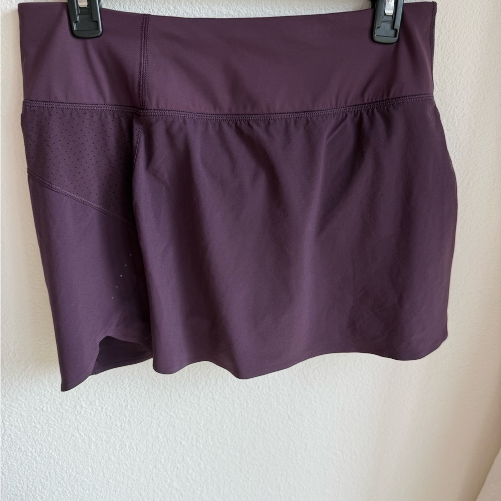 Athleta Run With It Skort Size Women’s Large Color Teal (eggplant color/purple)